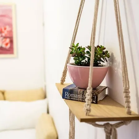 Luminous Studio Central 10min Walk To Old Town Βουκουρέστι